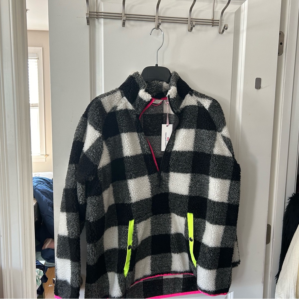 Vineyard Vines Never Worn Black Sherpa Check Pullover!